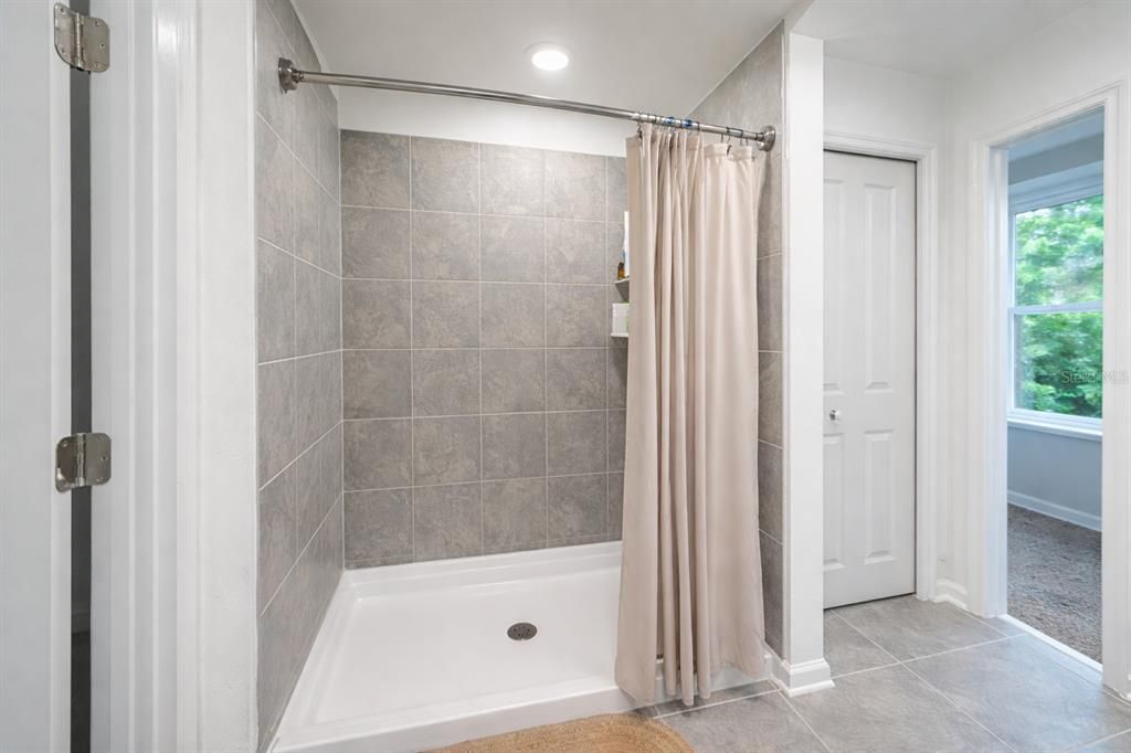 For Sale: $379,900 (4 beds, 2 baths, 2050 Square Feet)