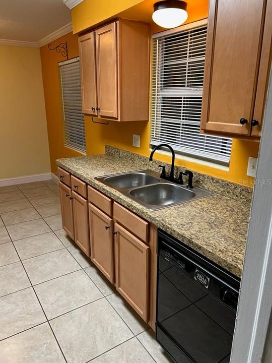 В аренду: $3,250 (3 спален, 2 ванн, 1372 Квадратных фут)