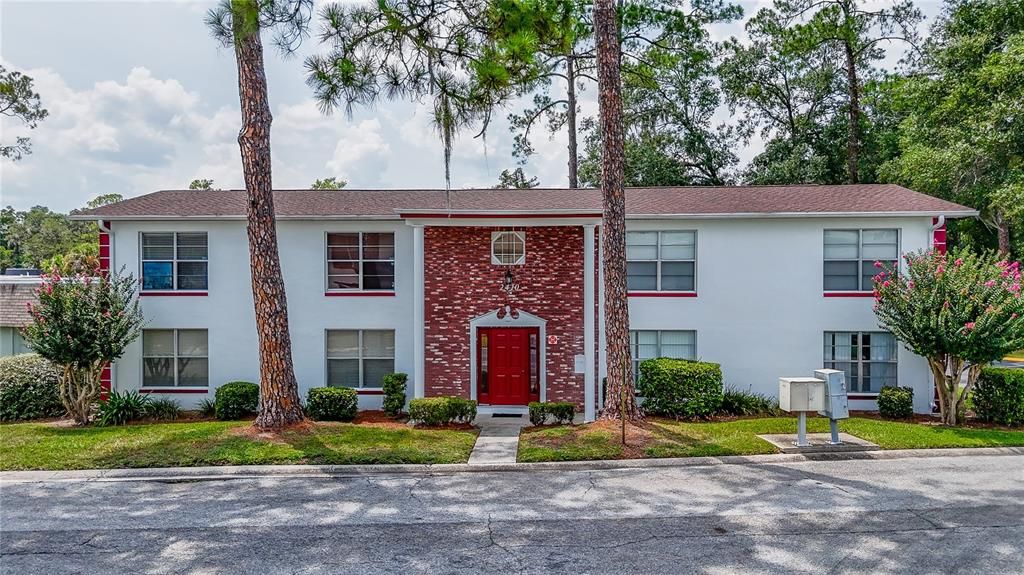 For Sale: $150,000 (2 beds, 1 baths, 891 Square Feet)