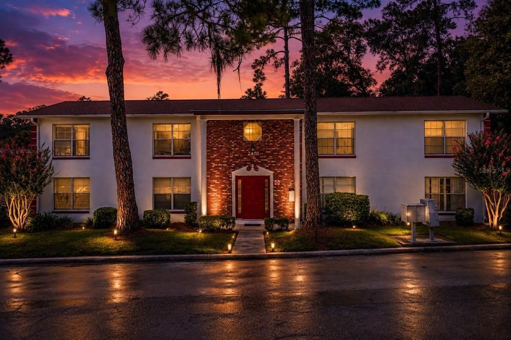For Sale: $150,000 (2 beds, 1 baths, 891 Square Feet)
