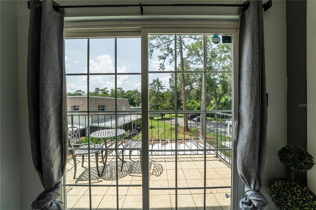 For Sale: $150,000 (2 beds, 1 baths, 891 Square Feet)