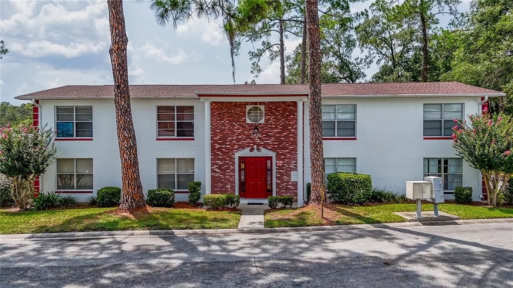 For Sale: $150,000 (2 beds, 1 baths, 891 Square Feet)