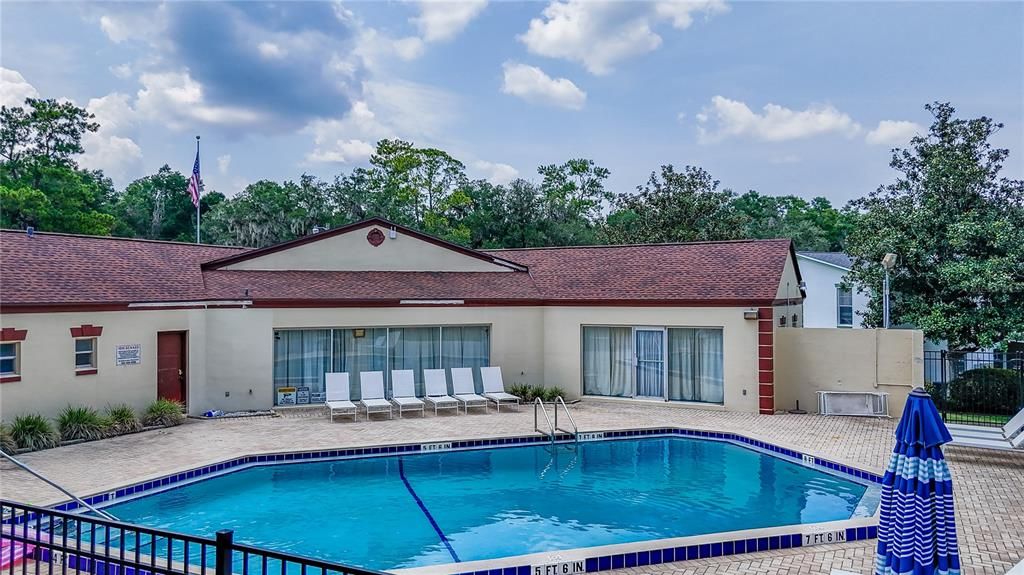 For Sale: $150,000 (2 beds, 1 baths, 891 Square Feet)