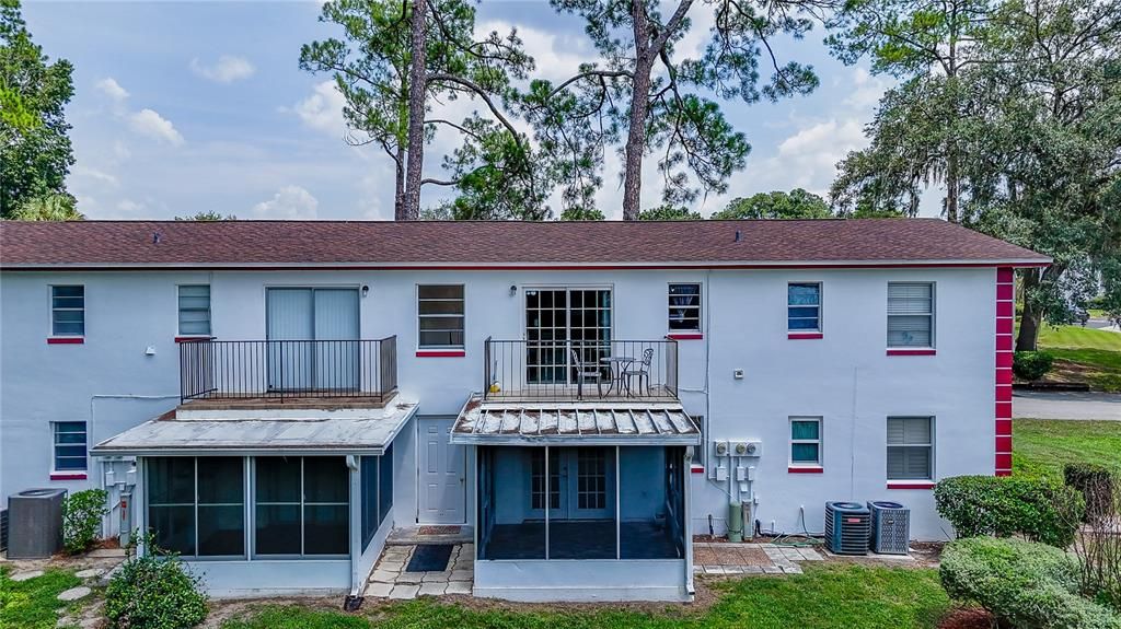 For Sale: $150,000 (2 beds, 1 baths, 891 Square Feet)