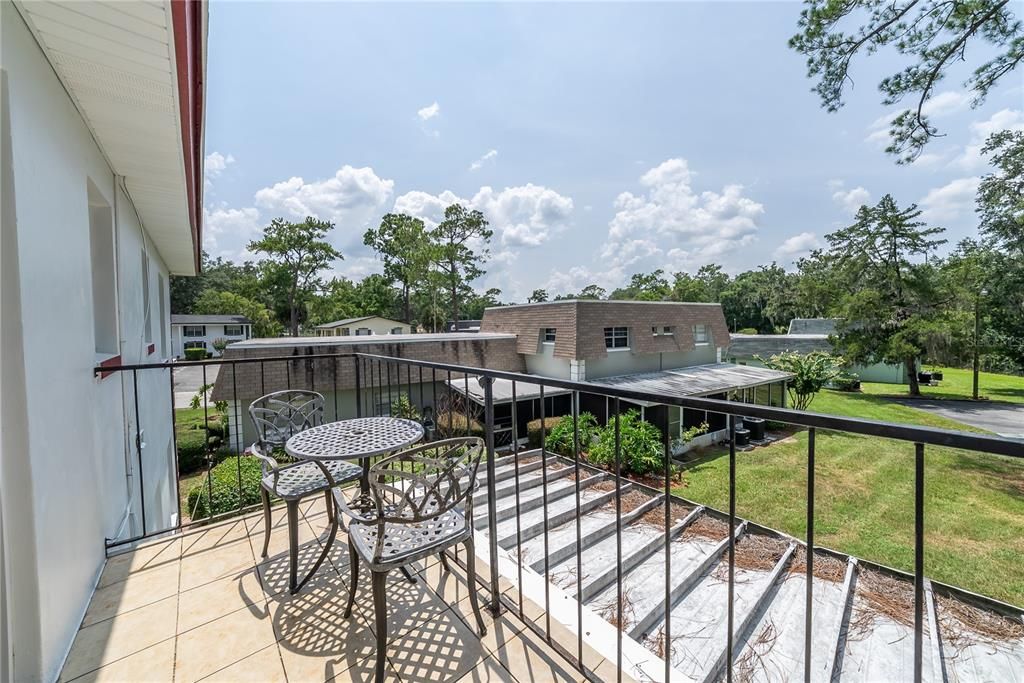 For Sale: $150,000 (2 beds, 1 baths, 891 Square Feet)