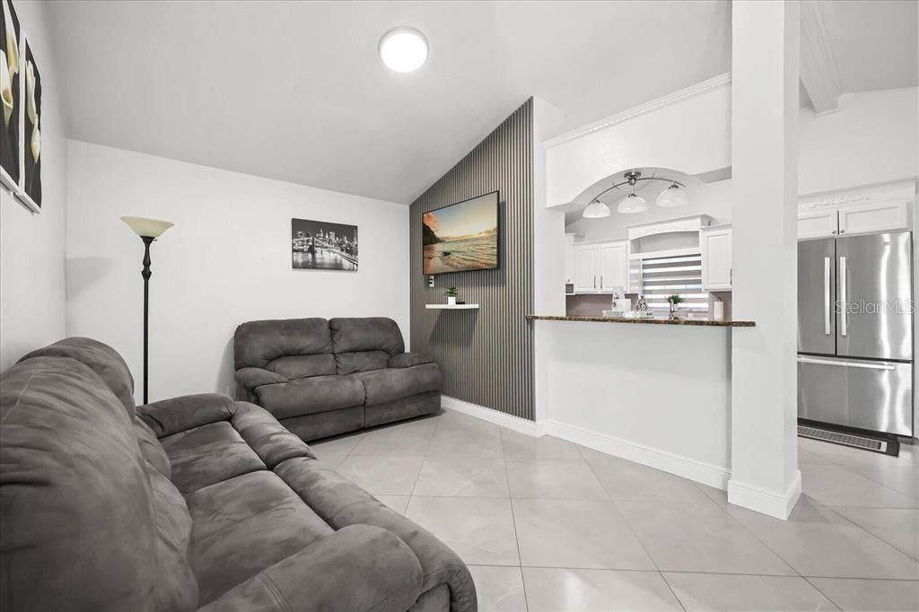 For Rent: $2,200 (3 beds, 2 baths, 1.52 Square Feet)