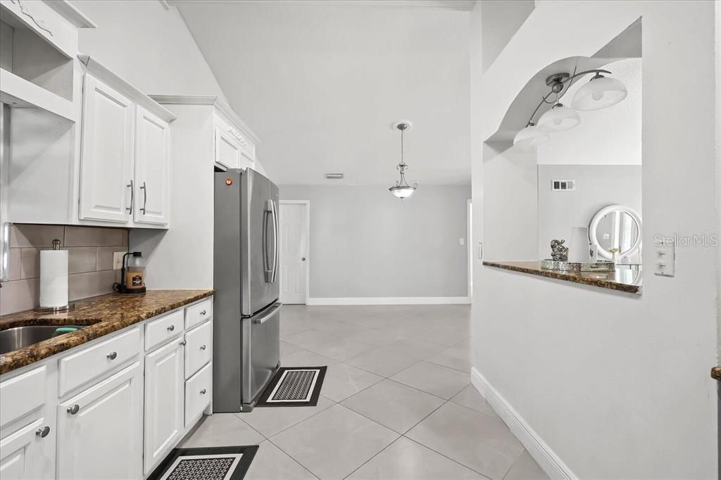 For Rent: $2,200 (3 beds, 2 baths, 1.52 Square Feet)
