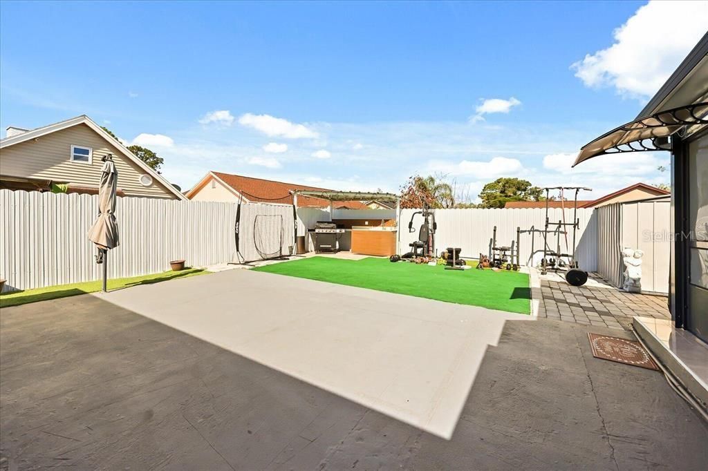 For Rent: $2,200 (3 beds, 2 baths, 1.52 Square Feet)