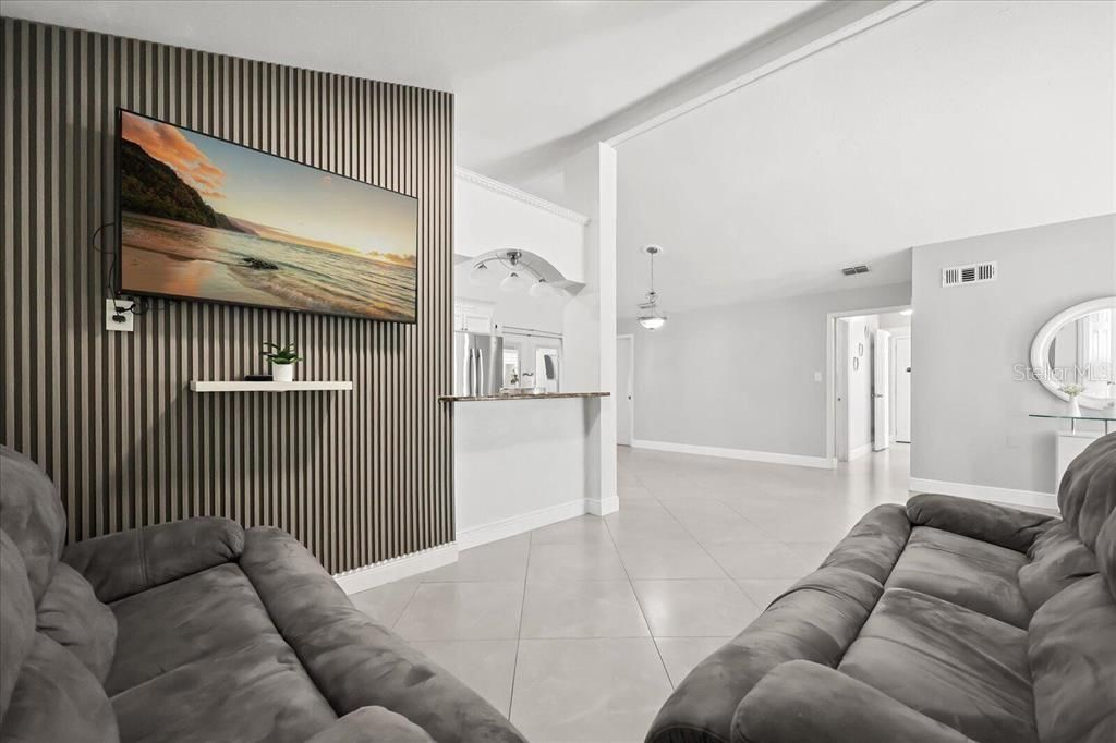 For Rent: $2,200 (3 beds, 2 baths, 1.52 Square Feet)