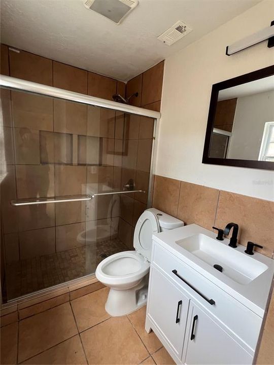 На продажу: $349,999 (3 спален, 2 ванн, 1130 Квадратных фут)