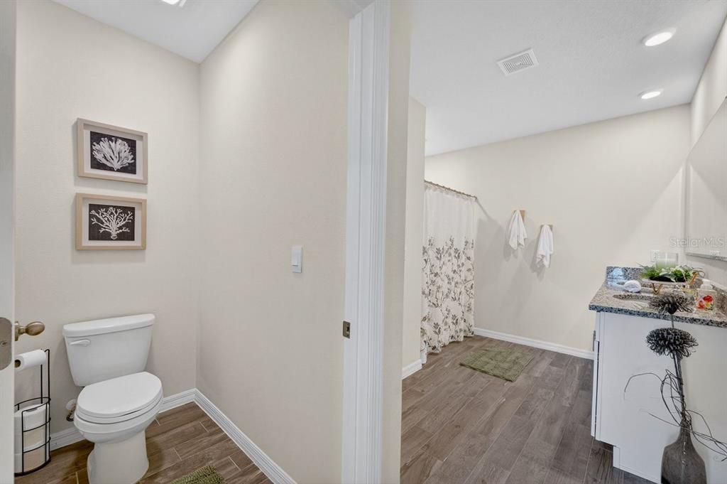 For Sale: $345,900 (3 beds, 2 baths, 1672 Square Feet)