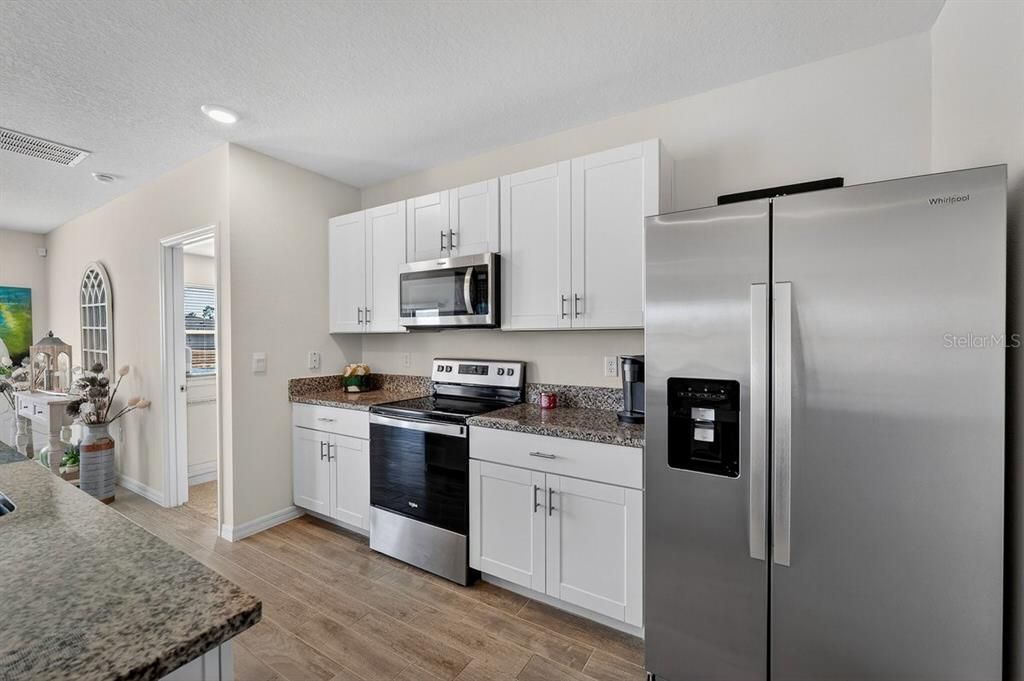 For Sale: $345,900 (3 beds, 2 baths, 1672 Square Feet)