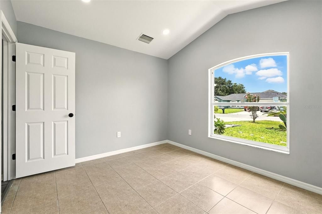 For Sale: $284,900 (3 beds, 2 baths, 1559 Square Feet)