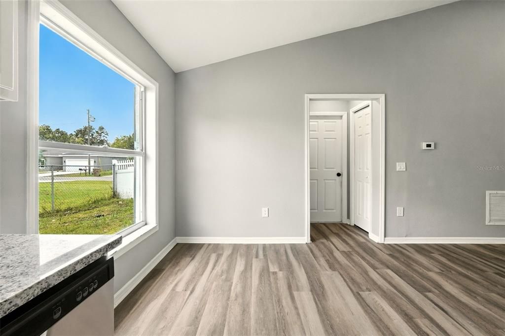For Sale: $284,900 (3 beds, 2 baths, 1559 Square Feet)