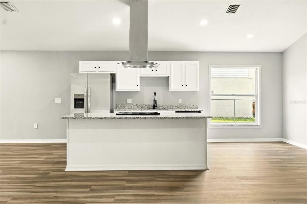 For Sale: $284,900 (3 beds, 2 baths, 1559 Square Feet)