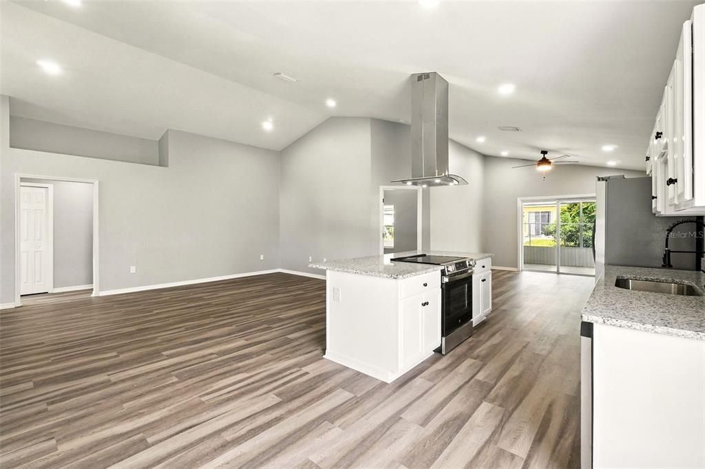 For Sale: $284,900 (3 beds, 2 baths, 1559 Square Feet)