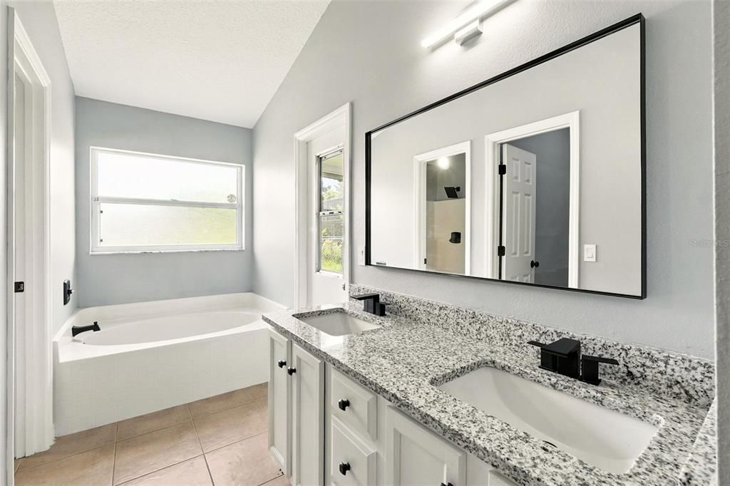 For Sale: $284,900 (3 beds, 2 baths, 1559 Square Feet)