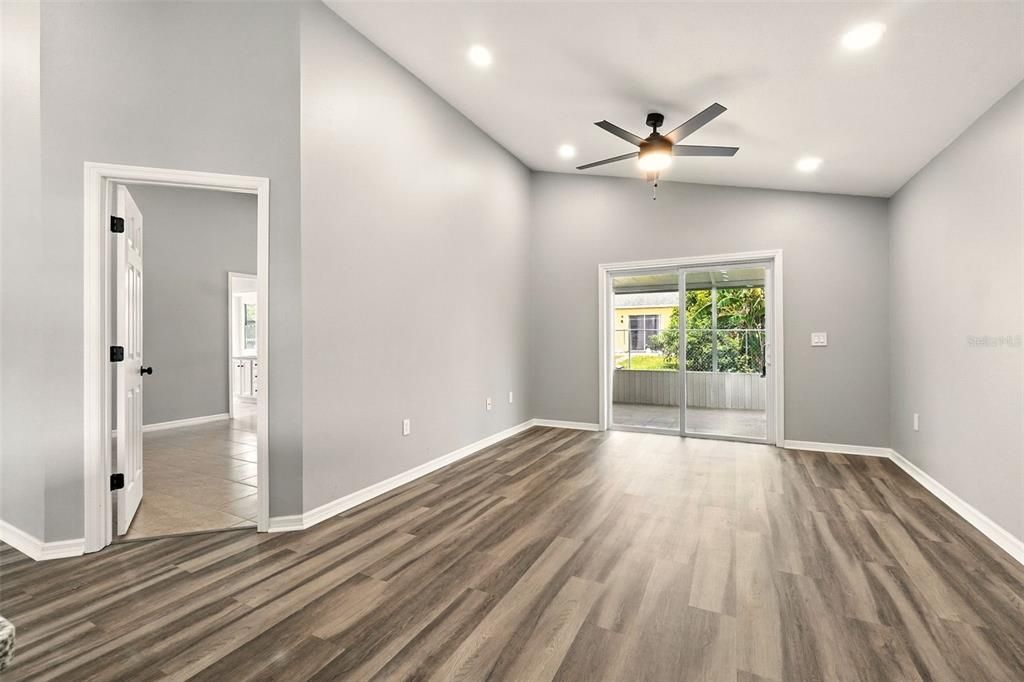 For Sale: $284,900 (3 beds, 2 baths, 1559 Square Feet)