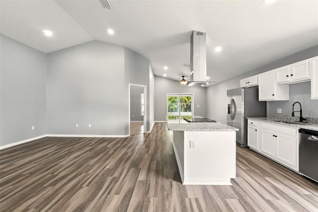 For Sale: $284,900 (3 beds, 2 baths, 1559 Square Feet)