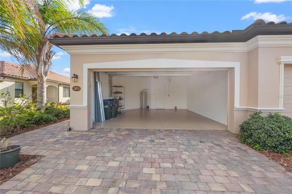 For Rent: $2,300 (3 beds, 2 baths, 1420 Square Feet)