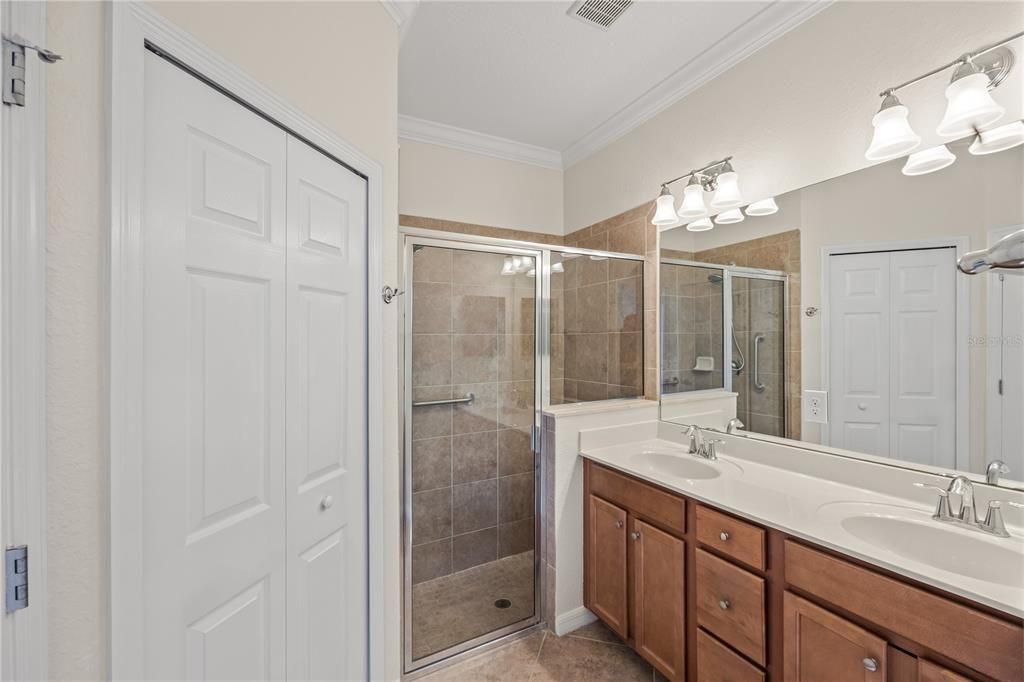 For Rent: $2,300 (3 beds, 2 baths, 1420 Square Feet)