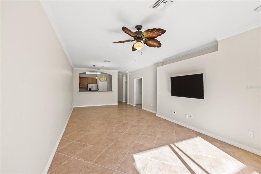 For Rent: $2,300 (3 beds, 2 baths, 1420 Square Feet)