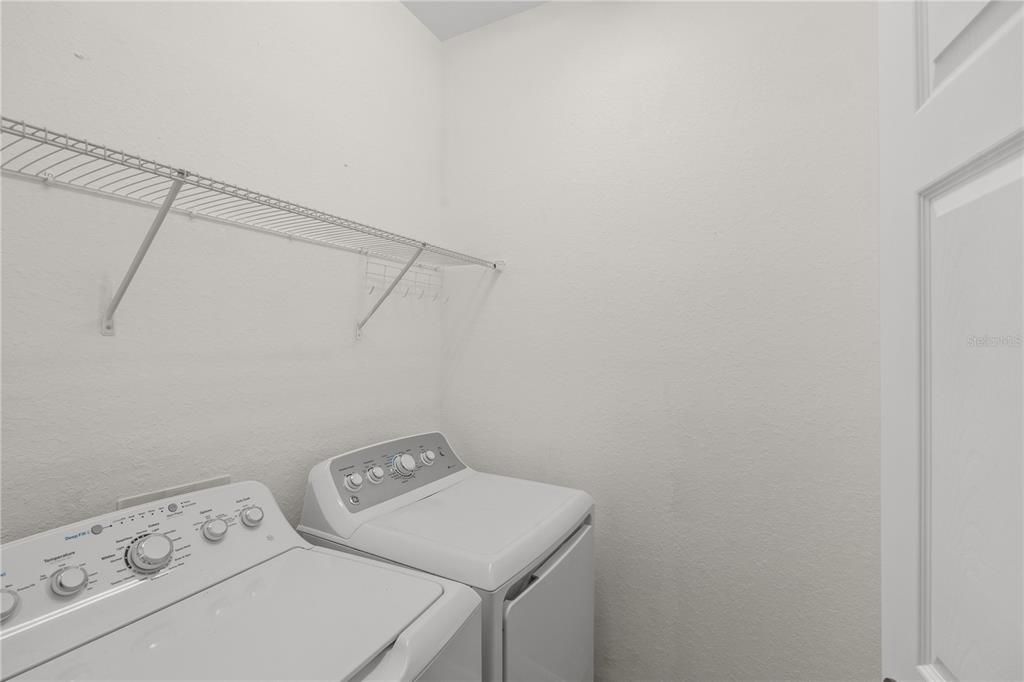 For Rent: $2,300 (3 beds, 2 baths, 1420 Square Feet)