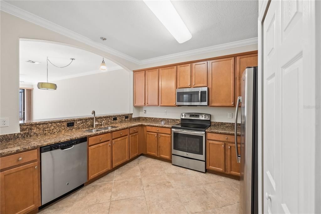 For Rent: $2,300 (3 beds, 2 baths, 1420 Square Feet)