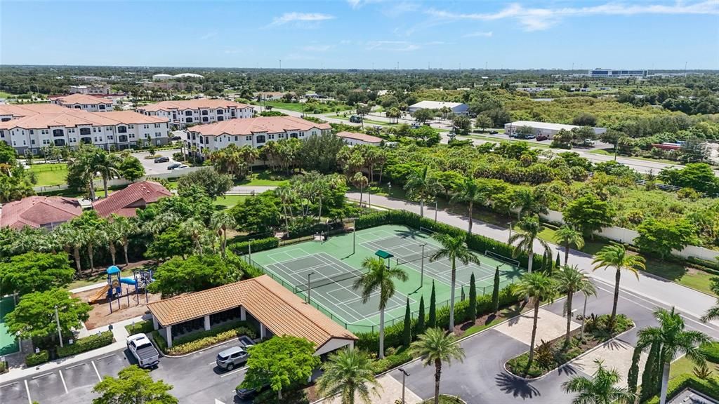 Activo con contrato: $610,000 (3 camas, 2 baños, 2214 Pies cuadrados)