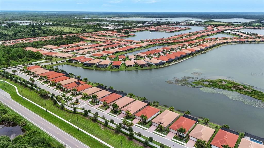 Activo con contrato: $610,000 (3 camas, 2 baños, 2214 Pies cuadrados)