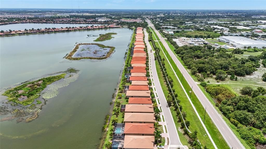 Activo con contrato: $610,000 (3 camas, 2 baños, 2214 Pies cuadrados)