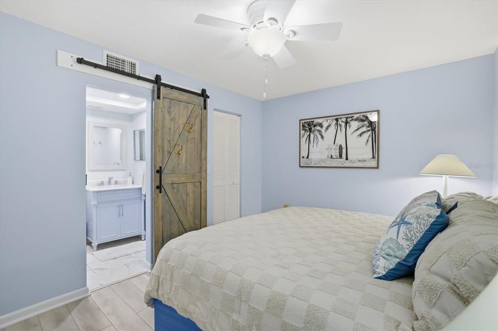В аренду: $3,200 (2 спален, 2 ванн, 833 Квадратных фут)