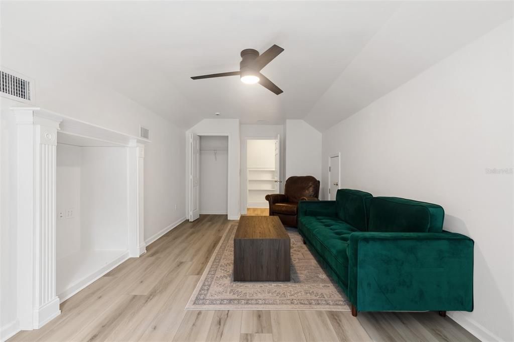 For Sale: $595,000 (4 beds, 2 baths, 2412 Square Feet)