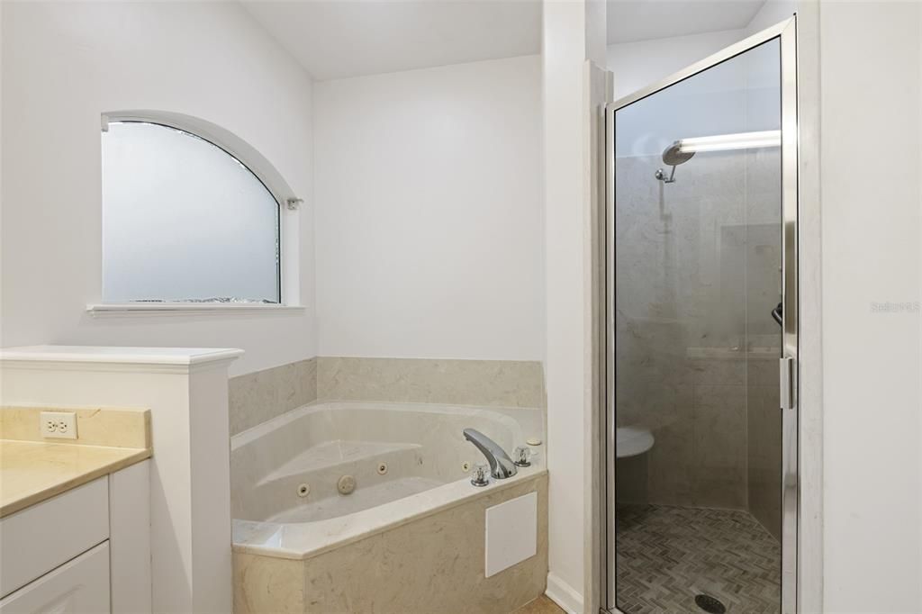 For Sale: $595,000 (4 beds, 2 baths, 2412 Square Feet)