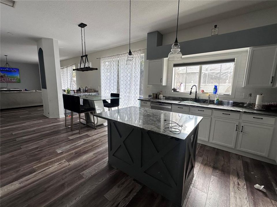 Active With Contract: $540,000 (4 beds, 2 baths, 3710 Square Feet)