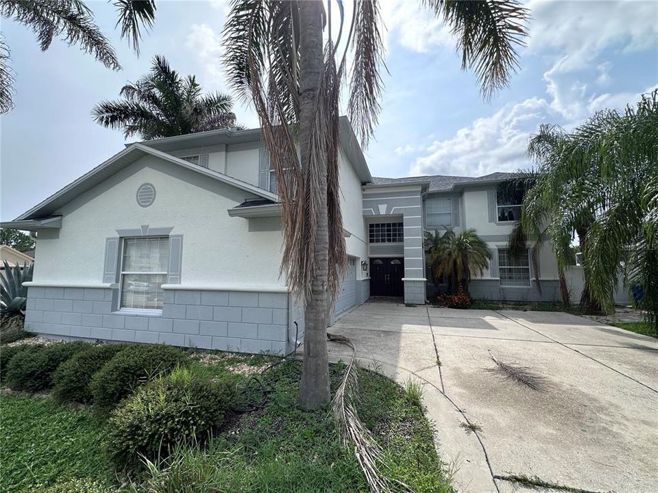 Active With Contract: $540,000 (4 beds, 2 baths, 3710 Square Feet)