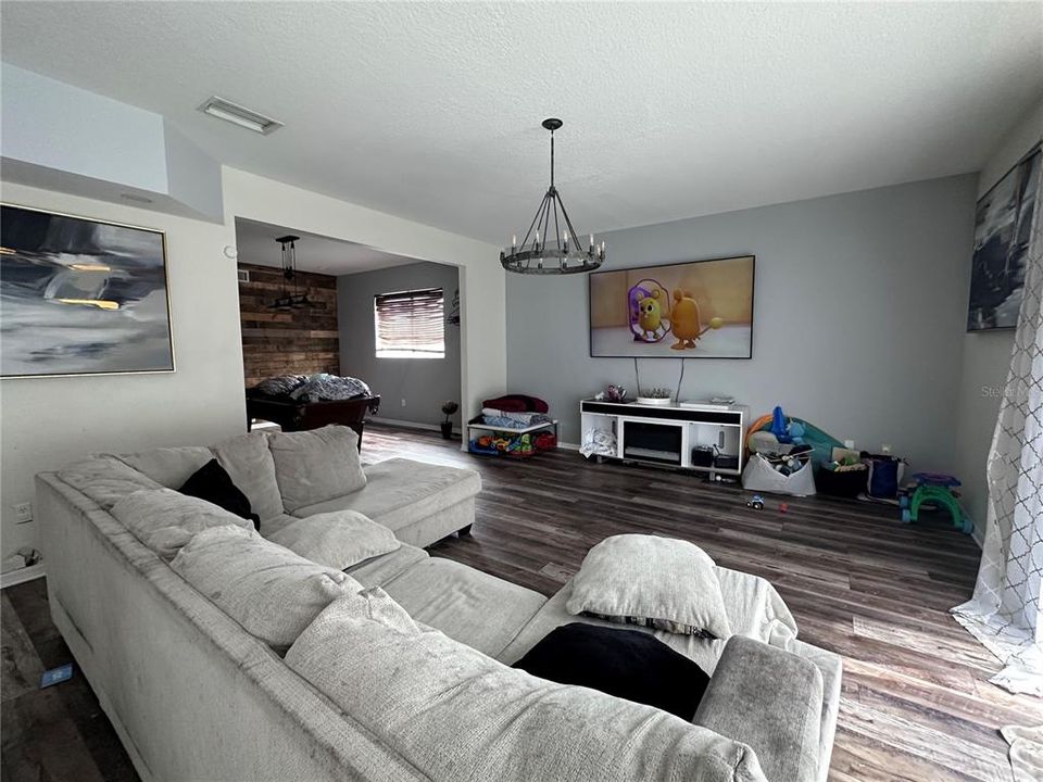 Active With Contract: $540,000 (4 beds, 2 baths, 3710 Square Feet)
