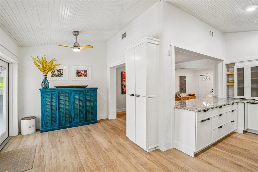 En Venta: $575,000 (3 camas, 2 baños, 1918 Pies cuadrados)