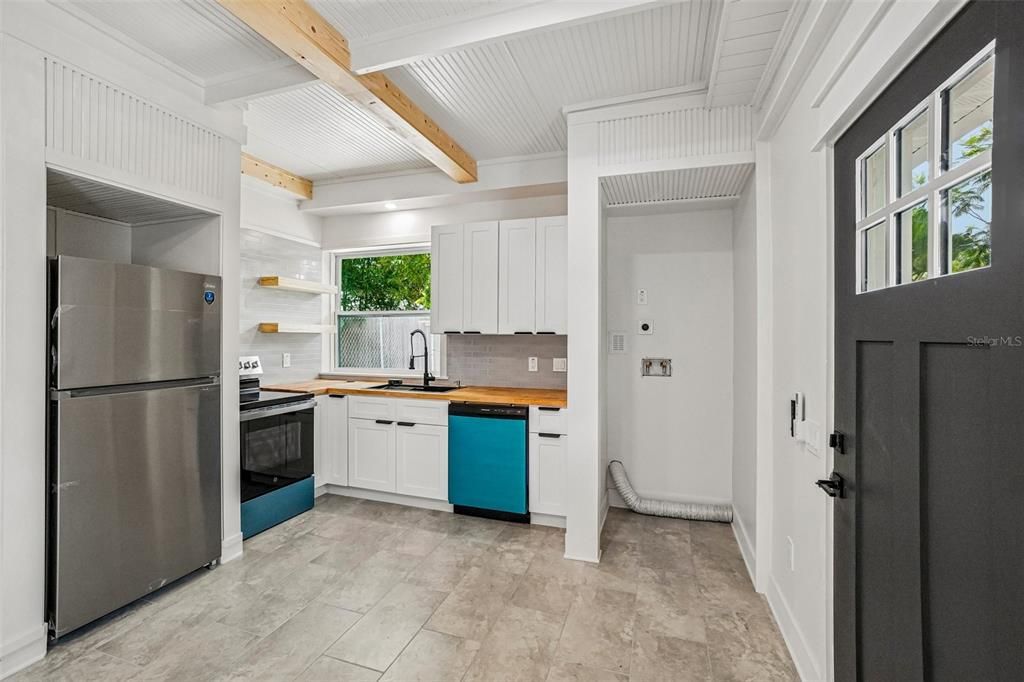 En Venta: $575,000 (3 camas, 2 baños, 1918 Pies cuadrados)