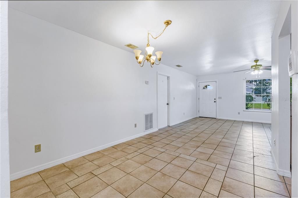 For Rent: $2,200 (3 beds, 2 baths, 1086 Square Feet)
