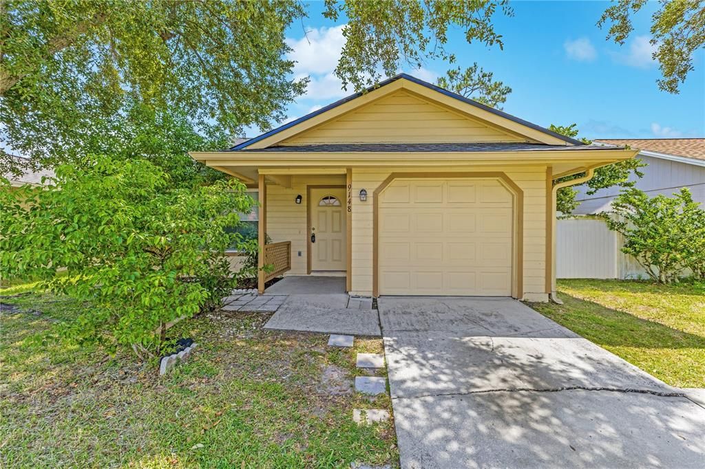 For Rent: $2,200 (3 beds, 2 baths, 1086 Square Feet)