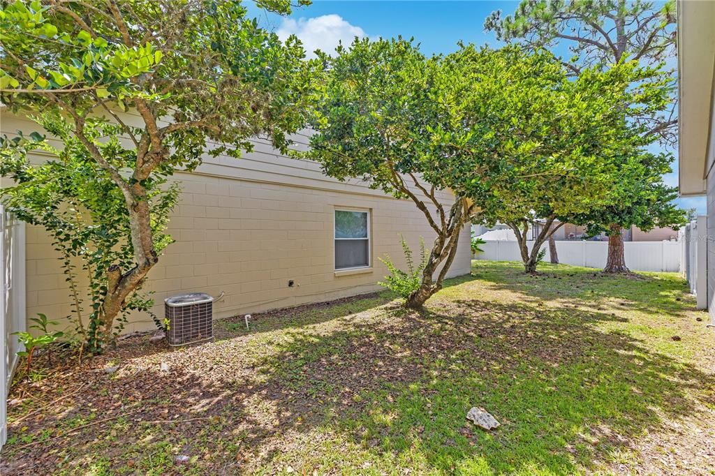For Rent: $2,200 (3 beds, 2 baths, 1086 Square Feet)