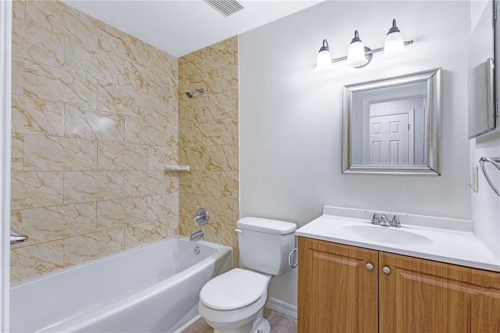 For Rent: $2,200 (3 beds, 2 baths, 1086 Square Feet)