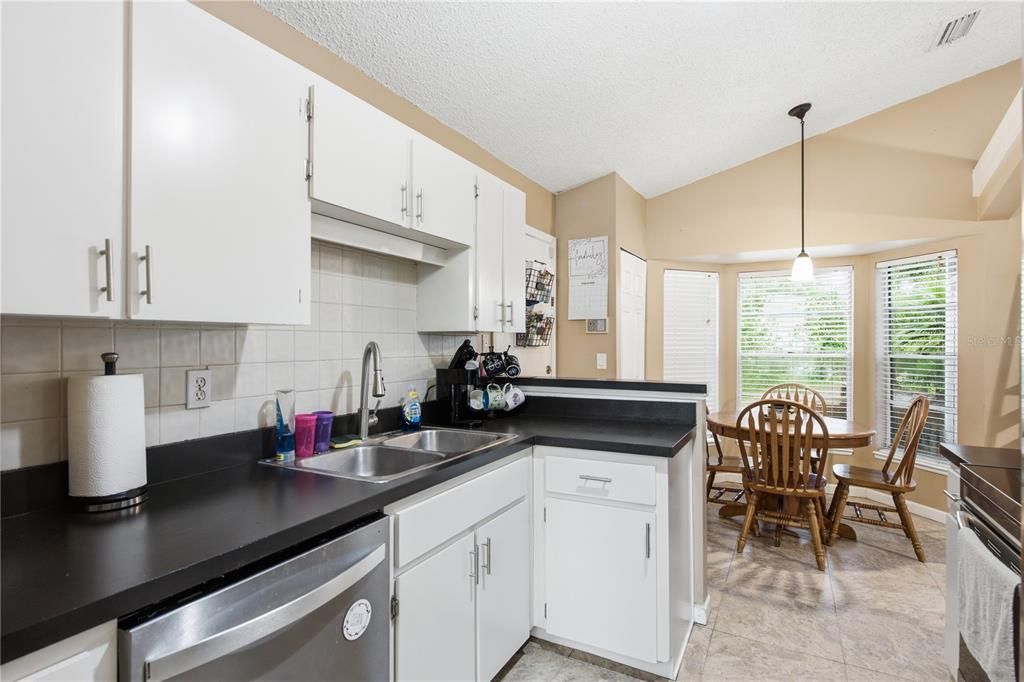 Active With Contract: $415,000 (3 beds, 2 baths, 1199 Square Feet)