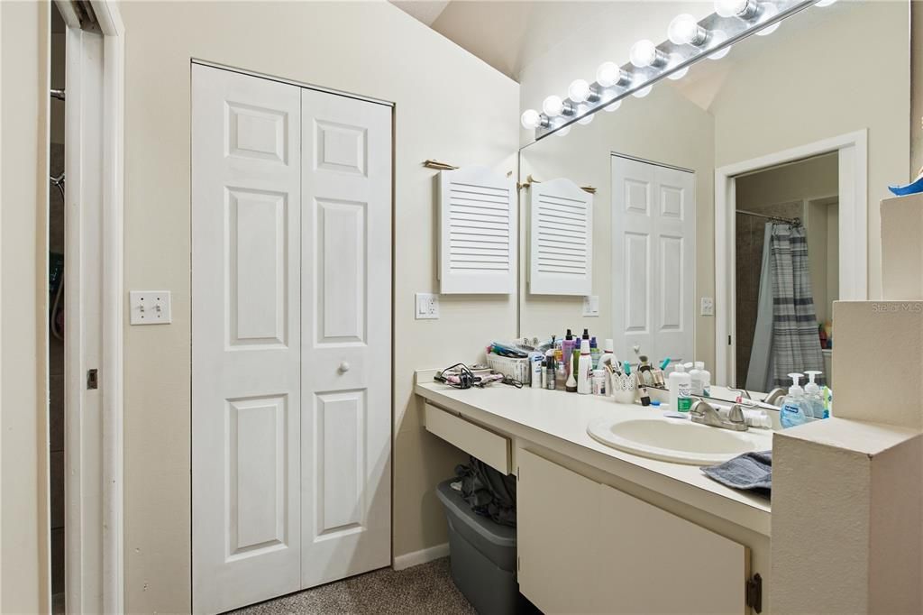Active With Contract: $415,000 (3 beds, 2 baths, 1199 Square Feet)
