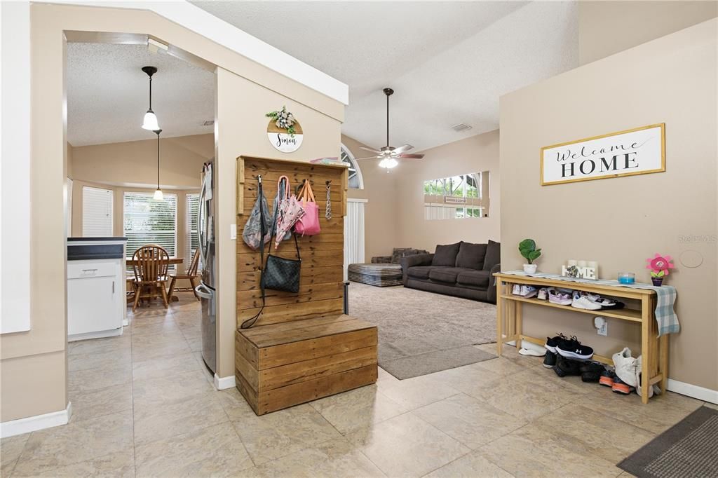 Active With Contract: $415,000 (3 beds, 2 baths, 1199 Square Feet)