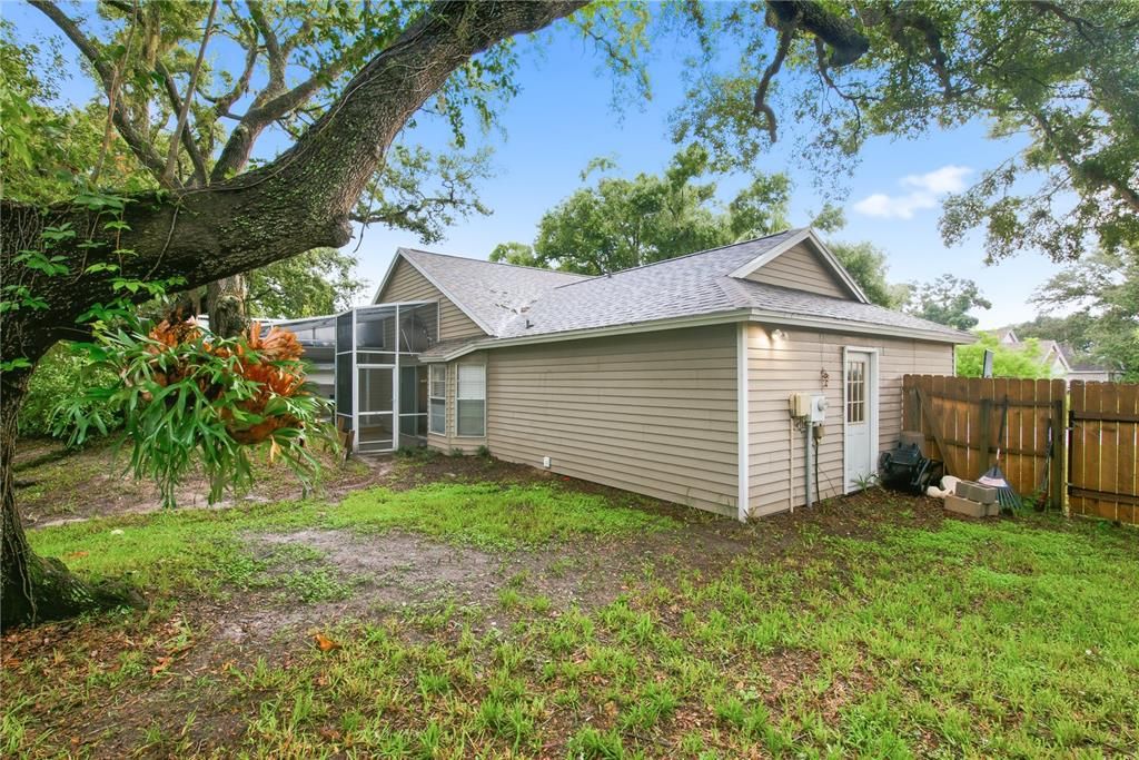 Active With Contract: $415,000 (3 beds, 2 baths, 1199 Square Feet)