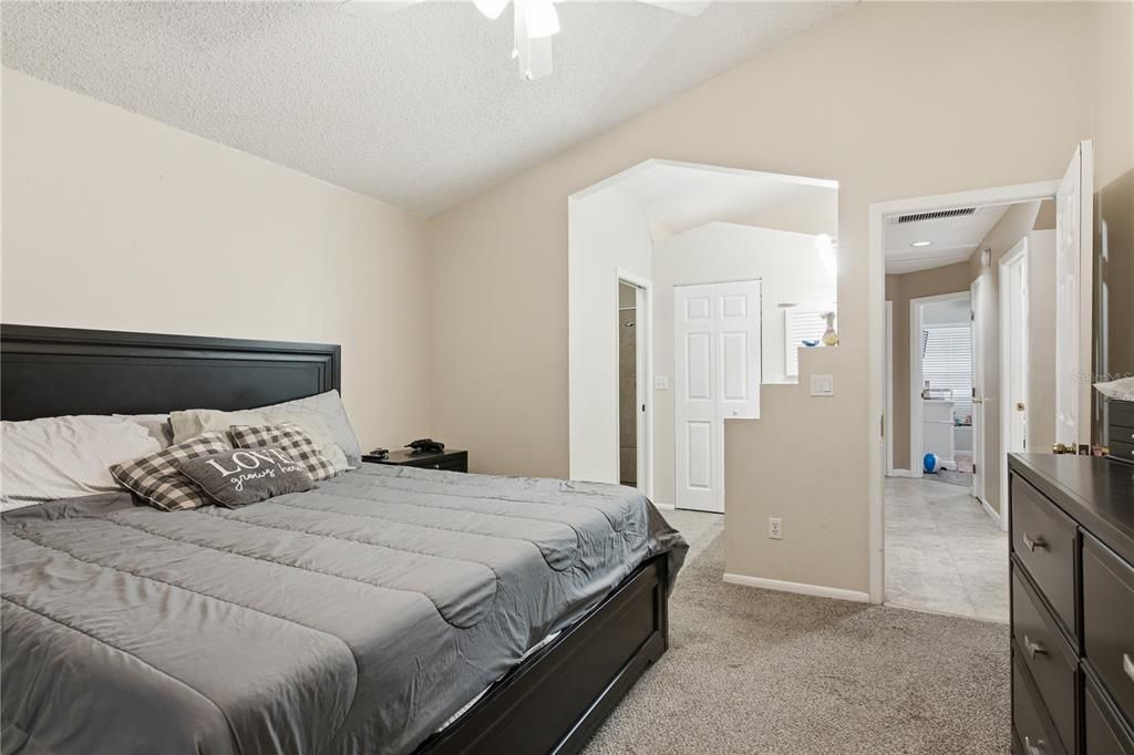 Active With Contract: $415,000 (3 beds, 2 baths, 1199 Square Feet)