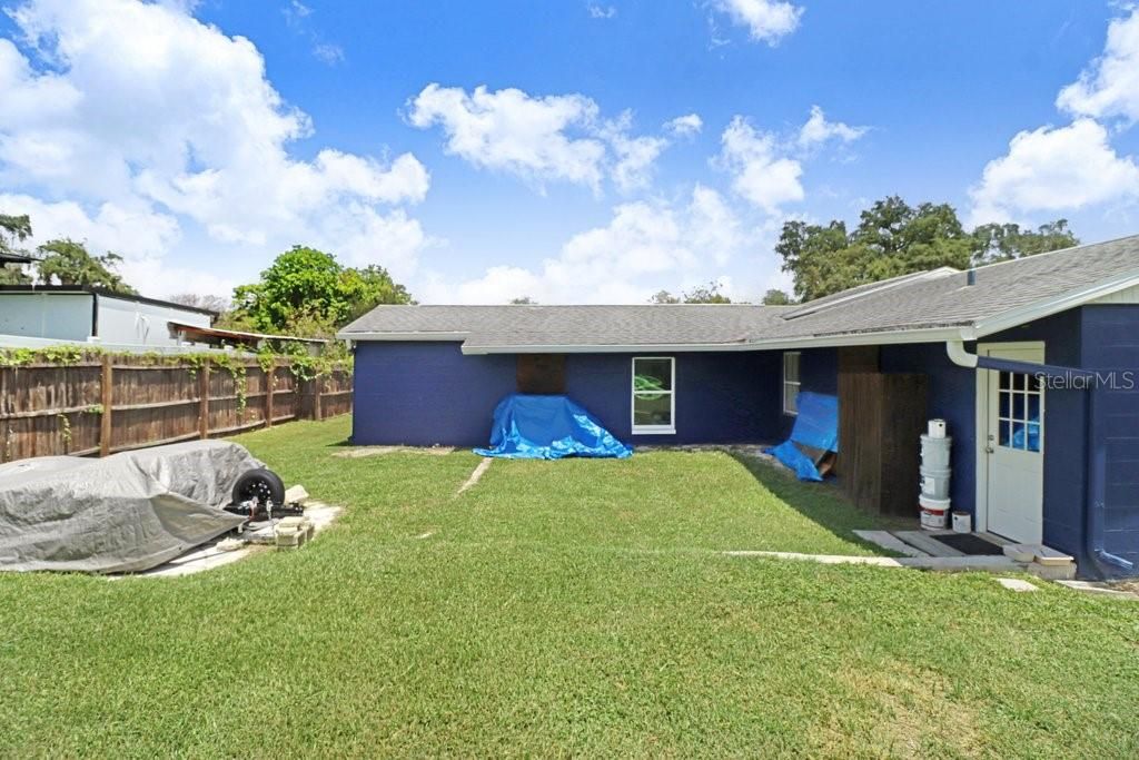 For Sale: $319,999 (3 beds, 1 baths, 1369 Square Feet)
