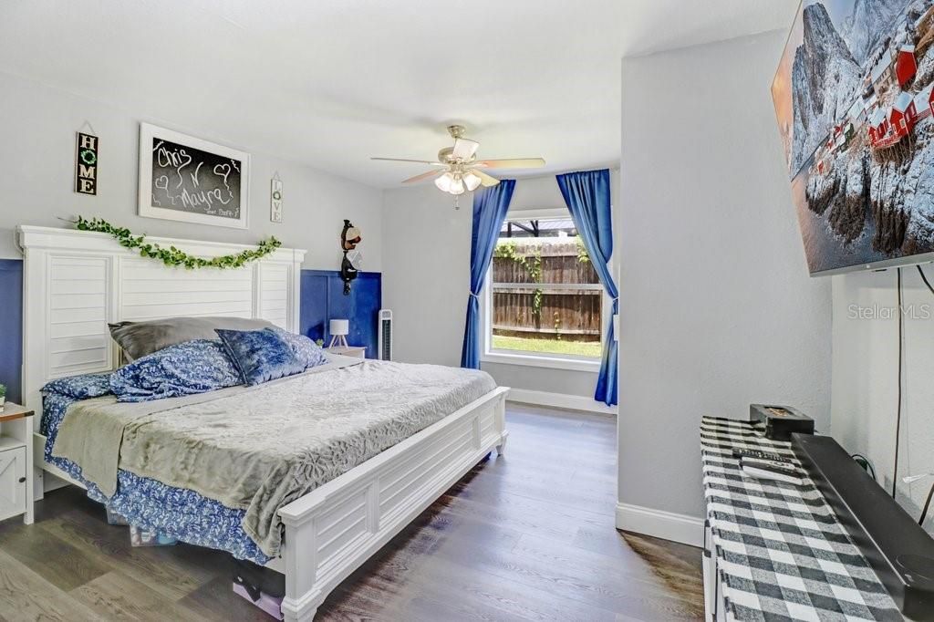 For Sale: $319,999 (3 beds, 1 baths, 1369 Square Feet)